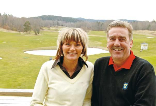 Jonny Svensson är Head greenkeeper på Gränna Golfklubb. Randi Nilsson, kanslist, och Erling Wulff, klubbchef, är några som de tusentals spelarna möter på en av Sveriges vackraste golfbanor.