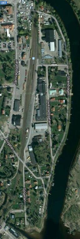 PROTOKOLL 5 (11) Grupp 2 Målbild - All yrkestrafik ska använda den norra järnvägsöverfarten. - Pendelparkering på västra sidan av järnvägen. - Gång- och cykeltrafiken bör ha tydliga stråk.