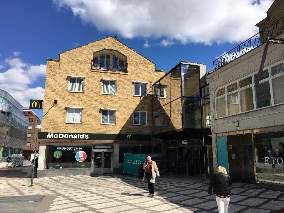 Forumtorget Foto på Forumtorget och entrén till Forumgallerian sett från Kungsängsgatan. I planområdets nordvästra del ligger Forumtorget.