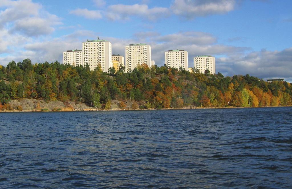 LIDINGÖ BLÅPLAN Strategier Kuststräckan längs med Lilla Värtan är starkt kuperad och det är svårt att ta sig fram längs med strandlinjen.