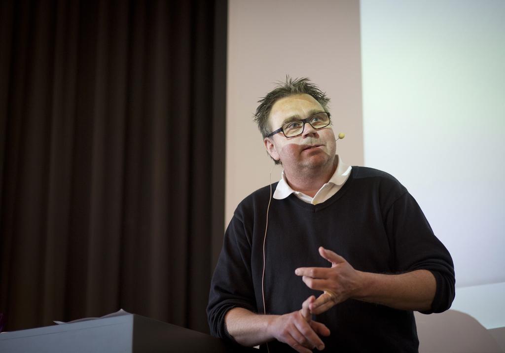 Ulf Sammels och Kerstin Nordin, Att bedriva missbruksvård för unga i samverkan mellan socialtjänst och sjukvård Missbruksvård i samverkan Ulf Sammels är vårdenhetschef på Mini-Maria i Göteborg: Vi är