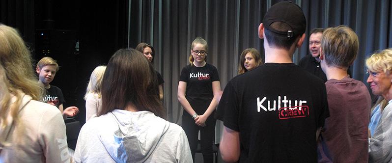 KULTURCREW-VÄRDSKAP Ni kan vara flera värdar och det är också möjligt att kombinera rollen som värd med en av de andra uppgifterna som teknik eller marknadsföring Värdarnas uppgift är att få