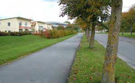 6 (12) översiktsplanen, att småskalighet ska råda i byggnader och parkeringsplatser. Att skapa miljöer där varje kvarter, varje gård och varje hus får en egen identitet bör eftersträvas.