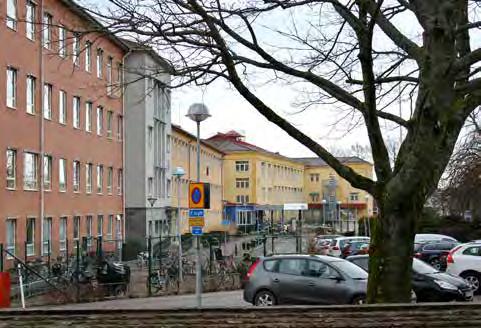Oftast går det till så att vi anmäler de patienter som skall tas upp för diskussion med röntgenläkare på denna rond. Detta arbetssätt fungerar alldeles utmärkt och det har blivit ett bra samarbete.