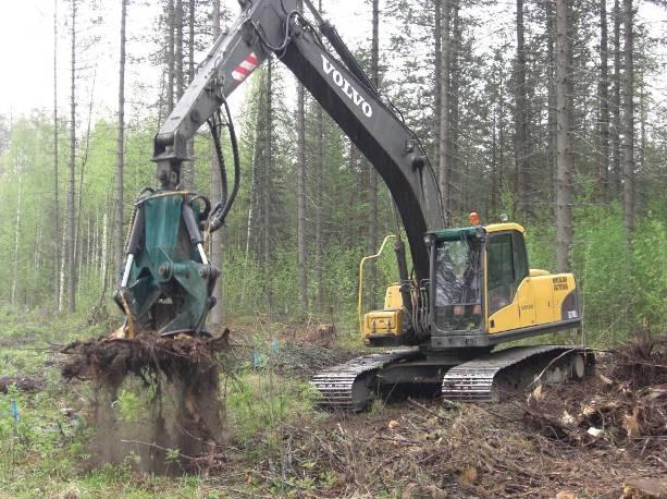 Fläktljudet vid full luftkonditionering kan dock vara besvärande. Manövrering via joysticks och sittställning och inställningsmöjligheter av stolen upplever de bra.
