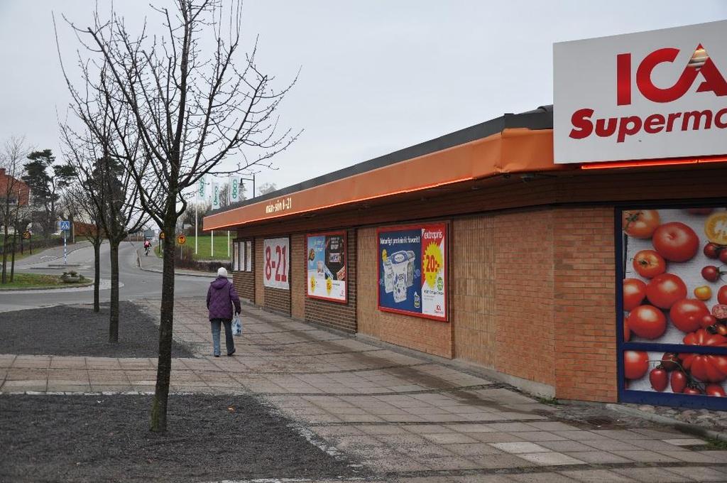 Bild 7: ICA:s fasad långt från