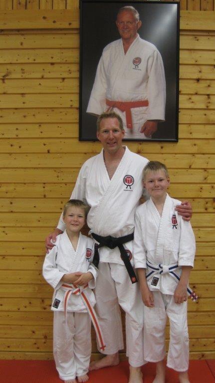 JK Kyo Gbg med sönerna Benjamin och