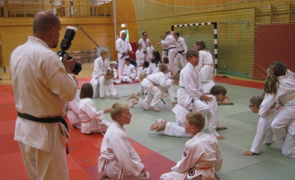 hemma i klubben som nu under lägret.