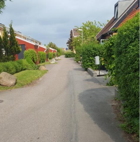 Vändskivegången (mitten) och Hammeltygsgången (söder) är mellan 2,2 2,8 meter breda.