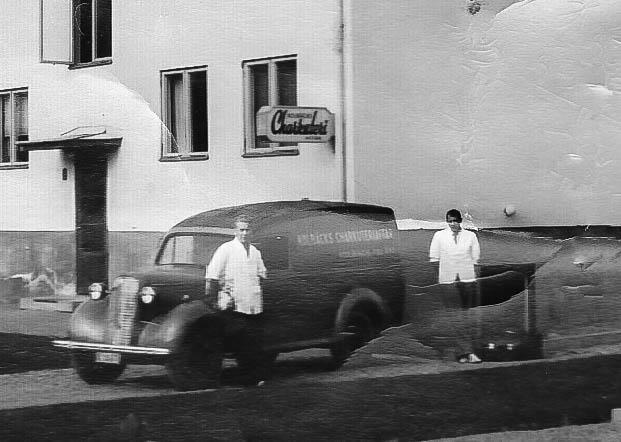 Bergvalls fiskaffär låg först på Östra Åvägen och flyttade till Centrumhuset, när det byggdes 1955.