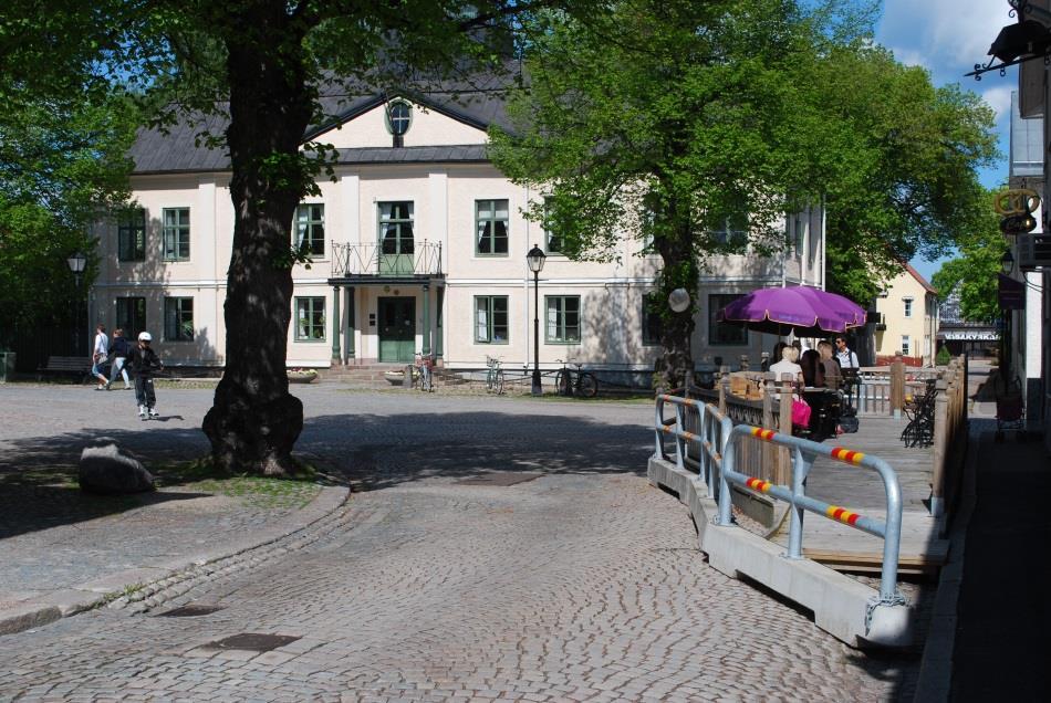 3.3 Kommunrevisionen Ordförande: Jan-Erik Olhans Verksamhetsbeskrivning Revisorernas uppgift är att för fullmäktiges räkning övervaka och granska den kommunala verksamheten så att den utövas på ett
