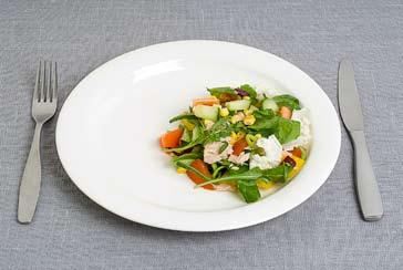 Sallad Bildserien kan användas för att portionsbestämma: Blandad sallad, grönsallad Matig sallad, t ex skink- och ostsallad, pastasallad MATIG SALLAD, volymvikt 50 g/dl BILD AK 11 BILD AK 12 BILD AK