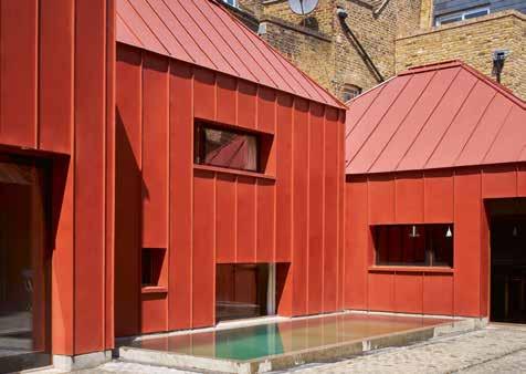 GreenCoat i praktiken Tin House, London Arkitekt: Henning Stummel Arkitekten Henning Stummels Tin House har GreenCoat PLX Pro BT på byggnadens hela fasad och tak.