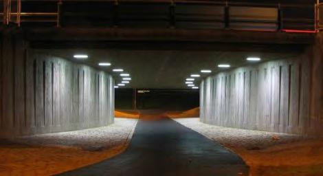 Upplevelsen av trygghet ökar i väl upplysta områden, områden med mänsklig närvaro och områden med bra överblickbarhet.