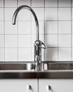 // FASTIGHETSUTVECKLING Upprustning Av Huges drygt 8 000 bostäder är över 5 000 i behov av upprustning ett arbete som kommer pågå de kommande 10 15 åren.