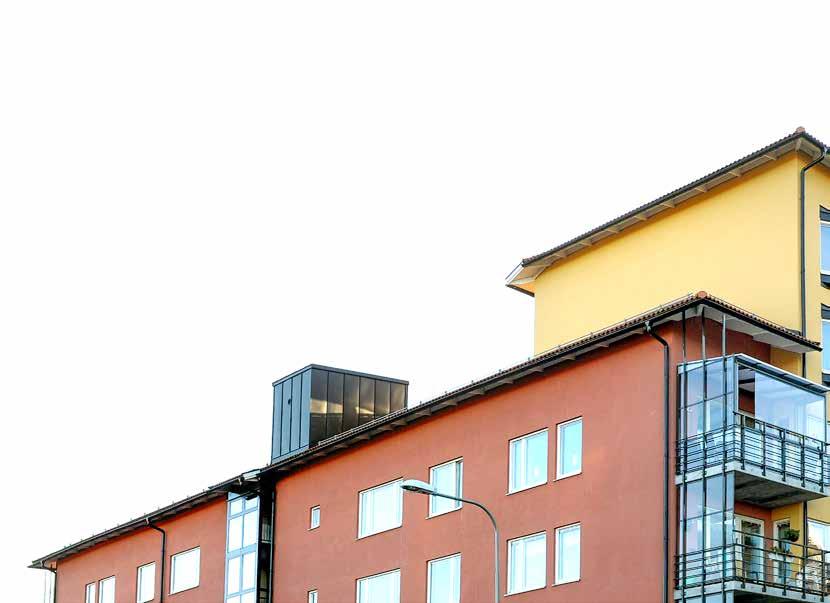// FÖRVALTNING Insatser i våra områden CENTRALA HUDDINGE 2017 Tak på flera fastigheter har bytts. Nya belysningarmaturer i trapphusen på flera adresser.