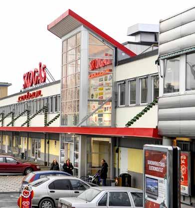 // VÅRA CENTRUM Byggår: 1967 och 1979 Uthyrningsbar handelsyta: 13 700 kvm Butiker och serviceställen: 35 Besökare: 2 500 000 P-platser: 220 FOKUS 2018 Miljösatsning med bland annat
