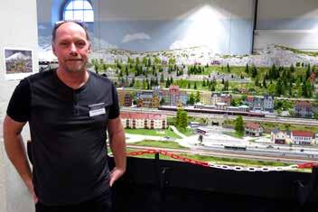 I en slinga över Högakustenbron rullade två Faller Car lastbilar fram och tillbaka.