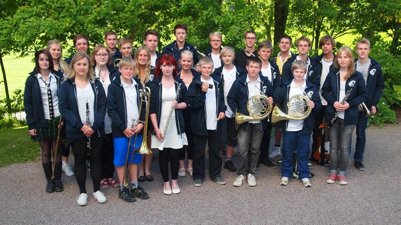 Medverkande orkestrar Halmstad Symphonic Band Halmstad Symphonic Band är Halmstads Kulturskolas blåsorkester för de äldre eleverna. Orkestern grundades 1977 och är alltså nu 36 år.
