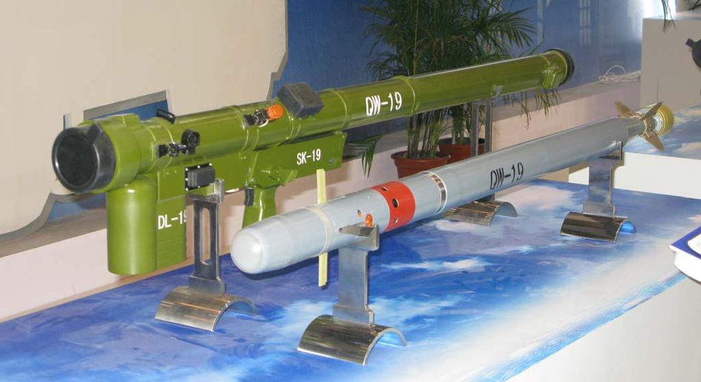 Airshow China 2010 Korträckviddiga luftvärnsrobotsystem Kinesiska CPMIEC (China Precision Machinery Import & Export Corp.