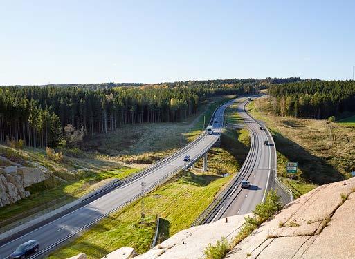 DEN SVENSKA MARKNADEN Vinnare av Trafikverkets Arkitekturpris 2017: E6 genom Världsarvet, sträckan Pålen- Tanumshede. Ansvarig arkitekt var landskapsarkitekt MSA Josefina Lenning.