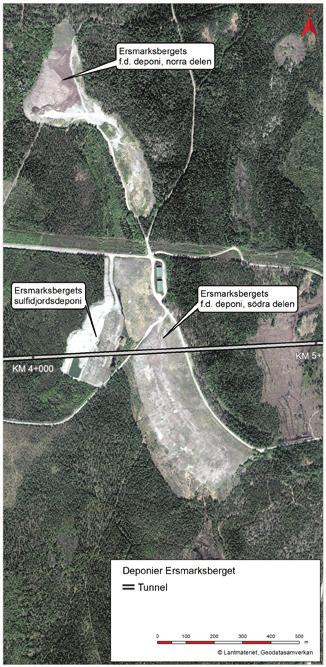 morän ovan berg. Södra delen av deponin vilar direkt på berg. Tunneln passerar den södra delen av deponin.