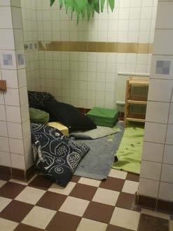 På flera förskolor lade jag märke till att barnen fick sköta blöjbytet