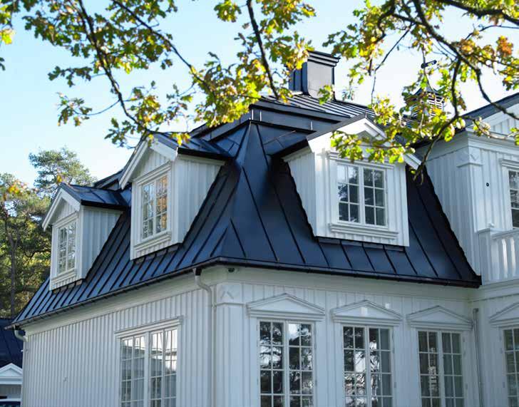 Robusta funktioner och starka fördelar Colorcoat SDP 50 HC består av en varmförzinkad stålplåt med en färgbeläggning som är mycket hård och reptålig, god glans- och kulörbeständighet samt ett gott