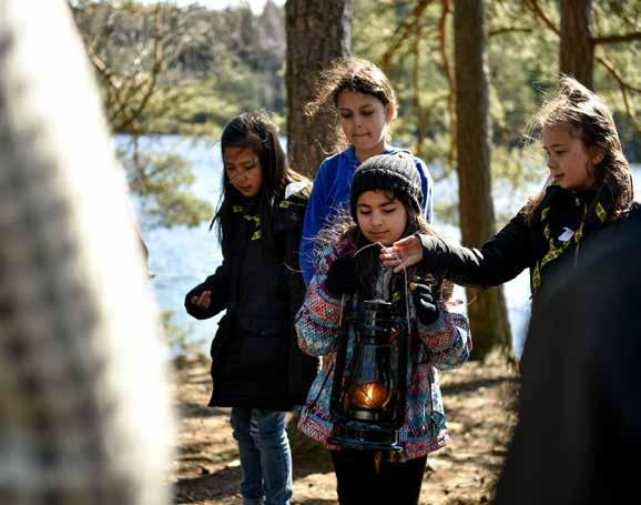 3. Stega rätt väg Gör en bana med hjälp av tidningar eller träplattor där scouterna får se en lista på spårtecken i den ordning de ska gå.