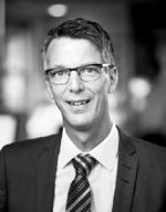 Konvertibler motsvarande antal B-aktier: 12 648 st och 60 042 st. MIKAEL GUSTAVSSON (född 1964) Vice verkställande direktör sedan 2008 och medlem i koncernledningen.