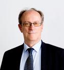 erfarenhet av läkemedelsutveckling och chefsbefattningar från bl a APL, Biovitrum, Pharmacia&Upjohn och Kabi Pharmacia.