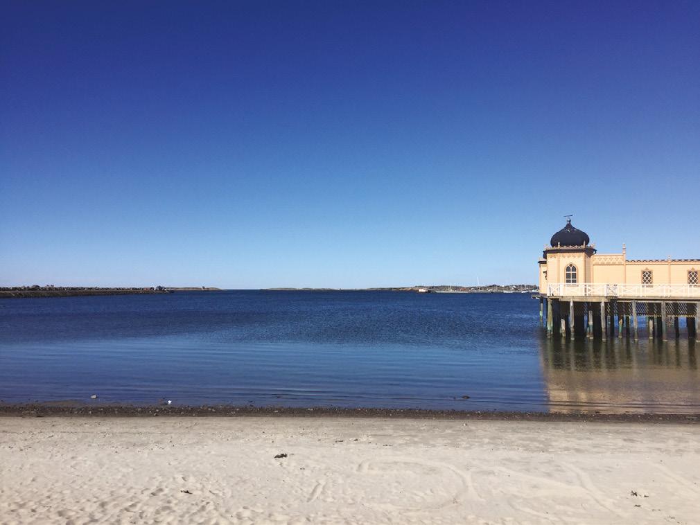 samtalsledare samt ge kunskap om vad som händer med människor i grupper och förändringar. En fördjupad utbildning som ges vid två internattillfällen samt en uppföljande dag.