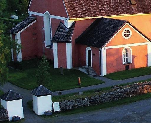 För att svara upp till detta har Robertsfors kommun inlett ett samarbete med Svenska kyrkan, Luleå Stift, för att förbereda ett nytt bostadsområde på det som kallas för Prästberget ovanför kyrkan.