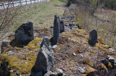 Övriga gränsmärken enligt Raä (alla inom Håbo kommun): Håtuna 215 (öster Kalmarsand) Håtuna 216 (öster Kalmarsand) Håtuna 217 (öster Kalmarsand) Håtuna 218