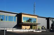 Beskrivning Art / Kategori Rivning Idrottshall, gymnastiksal Nybyggnad Idrottshall, gymnastiksal Nybyggnad Sophus 2000kvm Byggtekniskt antal huskroppar 1st Bruttoarea 2000m2 Nytt badhus i Norrtälje