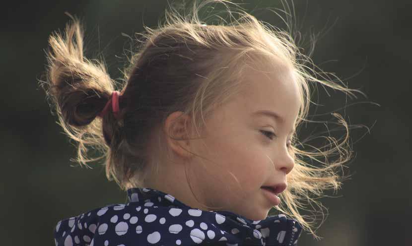 Foto: Reidun Brown Tecken på autism kan upptäckas tidigt Det är oftast familjen eller habiliteringen som börjar misstänka att barnet har autism.