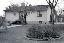 Här fanns inga hus under den tid som Bengt Eliasson berättar om utan de har byggts på 50-talet och senare. Tingstäde Annex 1:11 Polhammars väg 4 des 1954 av Erik och Edit Olsson.