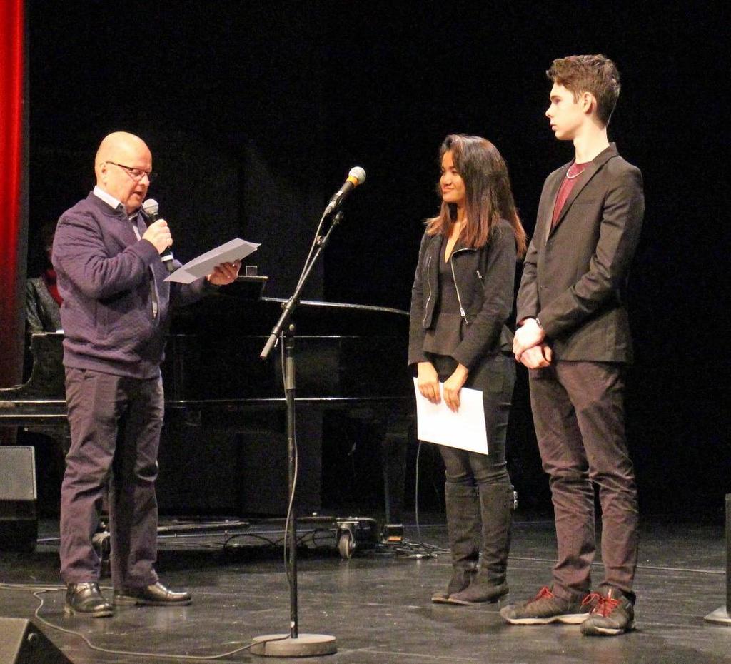 Jason spelade saxofon och Wesiyanee sjöng och de båda ackompanjerades av Stefan Karlberg på piano.