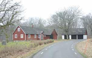 Åkarp 1:15 (Åkarp 212) Åkarp Bostadshus i 1 1/2 plan Byggår: 1913 Träkontruktion på gråstensgrund. Fasader klädda med rödmålad stående träpanel. Sadeltak klätt med eternit.