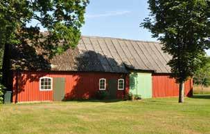 Bevarandevärda detaljer: Bevarade volymer. Förändringar: Fönsterbyten efter 1940, även nya foder. Ekonomibyggnad (tidigare stall och loge) Byggår: 1910 Träkonstruktion.