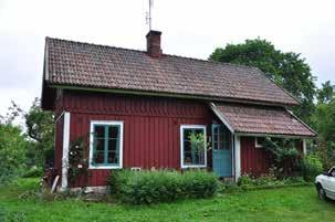 För att kunna fullgöra sina uppgifter ingick särskilda tjänstebostäder, vaktstugor, lokaliserade alldeles invid järnvägen.