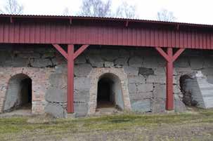 Ett varv tog cirka 14 dagar. ringugn, med 18 brännkammare och tegelklädda valvgångar. Mot utsidan av ugnen finns 16 portar. Ovanpå ugnen fanns ca 300 bränsleluckor.