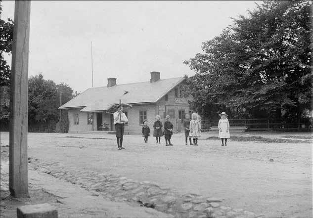 Kulturmiljö med särskilt höga kulturhistoriska värden Regionalt och lokalt bevarandeintresse Tjörnarps stationsbyggnad byggd 1875. Fotot utlånat av Tjörnarps sockengille.