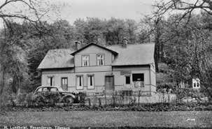 Panelarkitektur i Schweizerstil, typisk för ett spirande stationssamhälle. Vykort från 1904.
