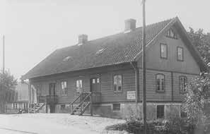 Den kuperade terrängen bidrar till spännande vyer och bebyggelsemiljöer. I stationssamhället är det tydligt hur bostadsbebyggelsen vuxit fram successivt.