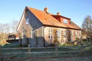 Bostadshus i 1 1/2 plan Byggår: 1917/1918 Bostadshus och en stallänga brann ner 1917/1918. En ny bostad uppfördes med delvis nya uthus.