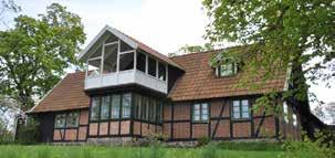 med höga kulturhistoriska värden. Bevarad traditionell byggnadsteknik och bevarade äldre detaljer.