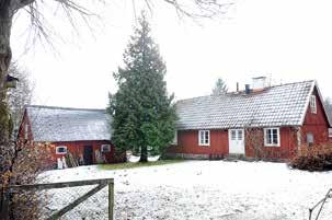 Bebyggelsemiljö bestående av flera olika typer av byggnader, bevarat traditionellt uttryck. K 3, M 2 Korsaröd 2:17 (Korsaröd 310) Korsaröd Boningshus i 1 plan med inredd vind Byggår: framgår ej.