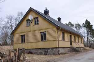 Missionären 2 (Landsvägen 84) Gunnarp Bostadshus i ett plan med inredd vind Byggår: 1898. Trähus byggt på gråstensgrund. Tidigare inredd som missionskyrka.