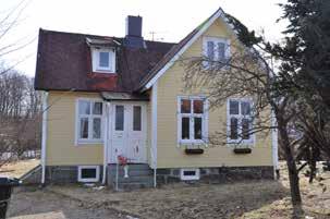 K 3, M 2 Skäran 8 (Åkervägen 1) Korsaröd Bostadshus i 1 1/2 plan. Byggår: 1917-1918. Träkonstruktion på putsad gråstensgrund.